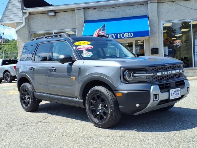 2025 Ford Bronco Sport Badlands — photo 1 of 39