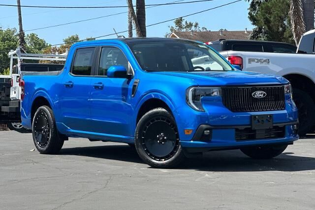 2025 Ford Maverick Lobo — photo 1 of 36