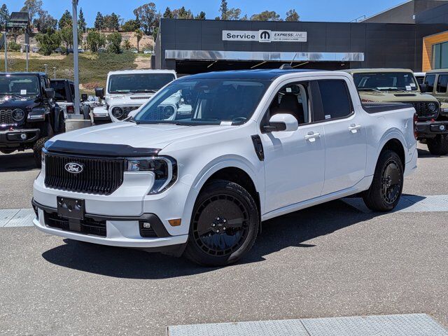 2025 Ford Maverick Lobo Standard
