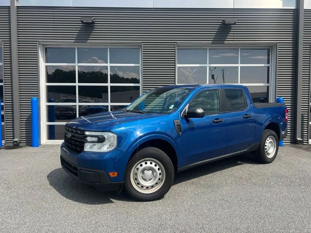 2024 Ford Maverick XL — photo 1 of 10