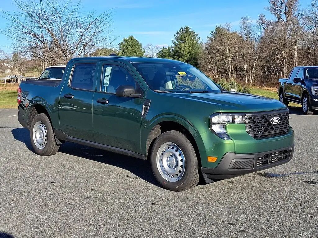 2025 Ford Maverick XL — photo 1 of 13