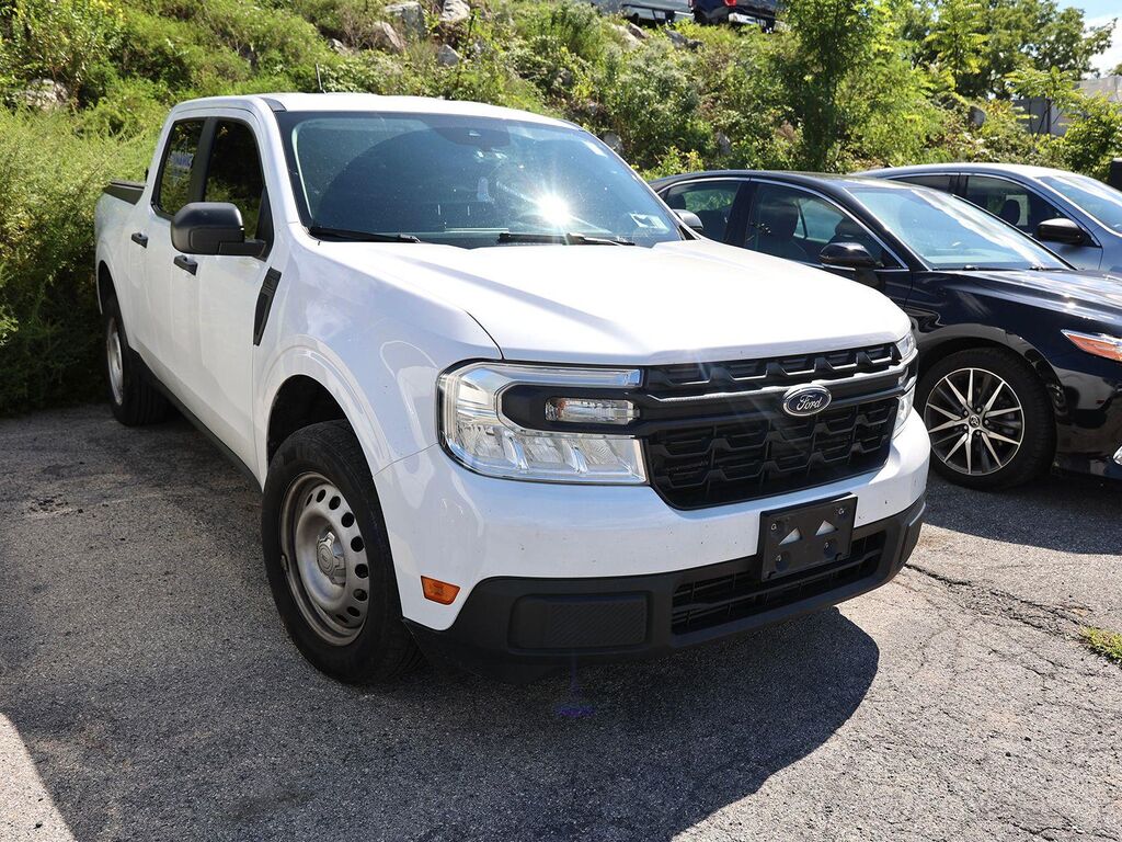 2024 Ford Maverick XL — photo 1 of 10