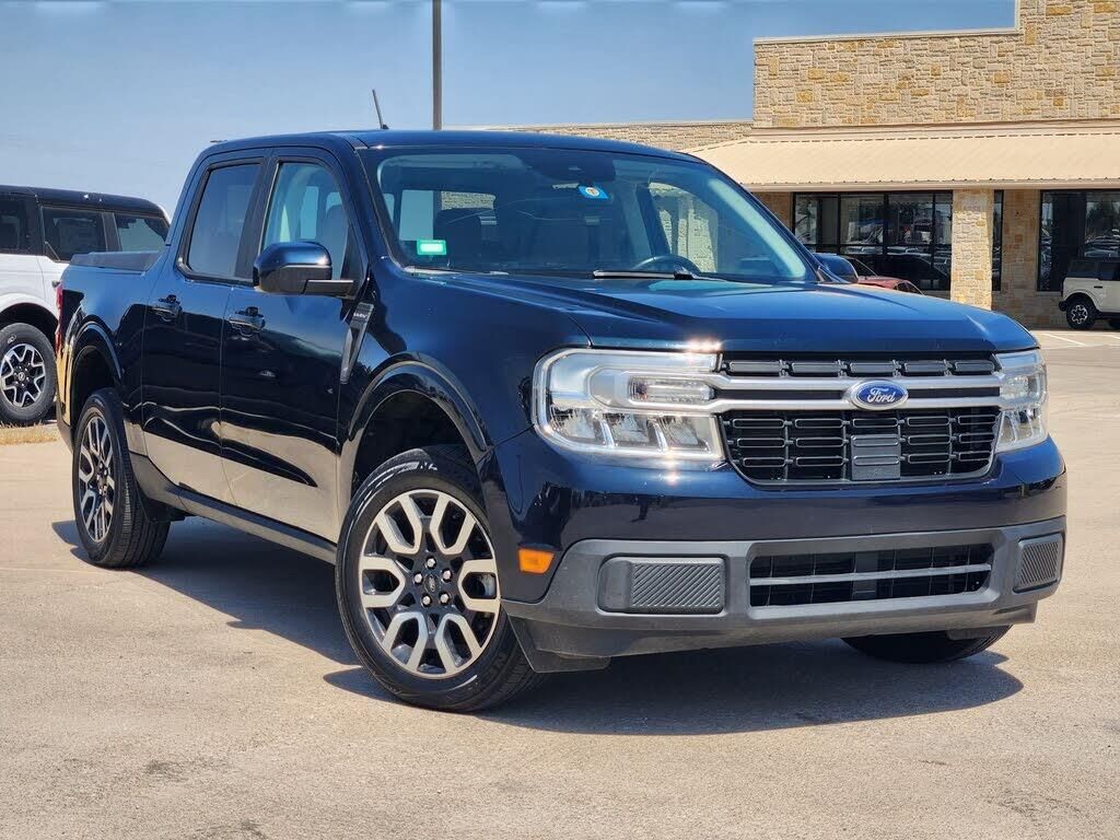 2022 Ford Maverick Lariat — photo 1 of 3