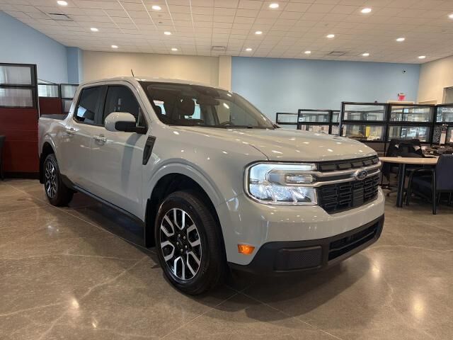 2022 Ford Maverick Lariat — photo 1 of 26