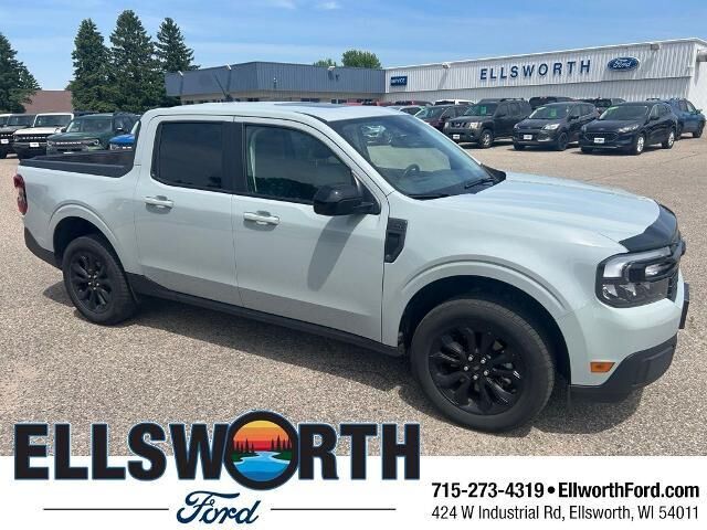 2023 Ford Maverick Lariat — photo 1 of 13