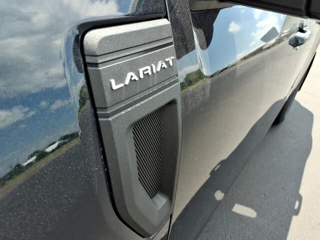 2023 Ford Maverick Lariat — photo 1 of 12