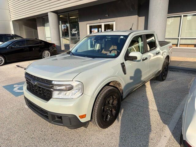2022 Ford Maverick XLT — photo 1 of 7