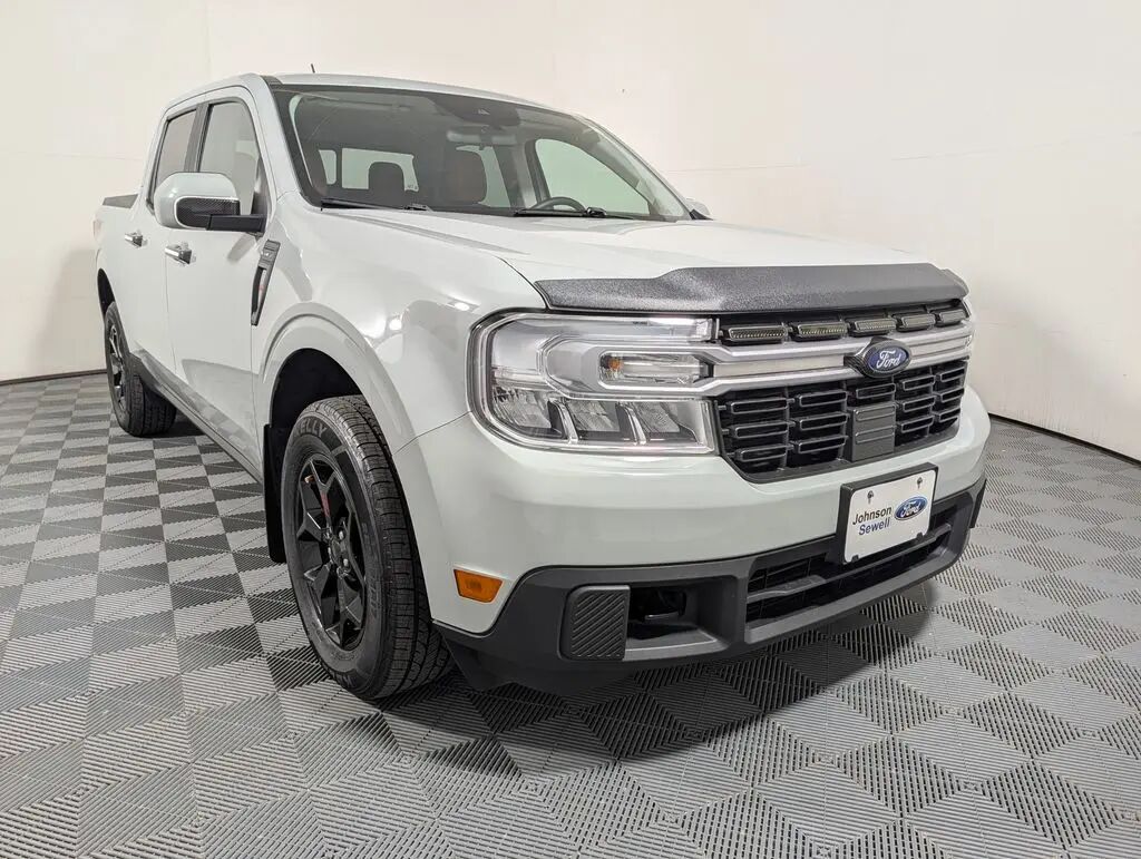 2022 Ford Maverick Lariat — photo 1 of 26