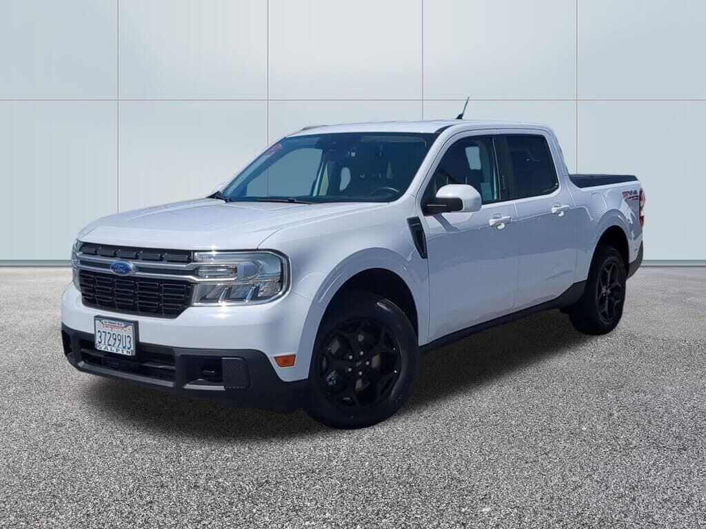 2023 Ford Maverick Lariat — photo 1 of 1