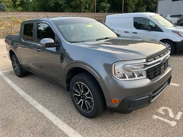 2022 Ford Maverick Lariat — photo 1 of 28