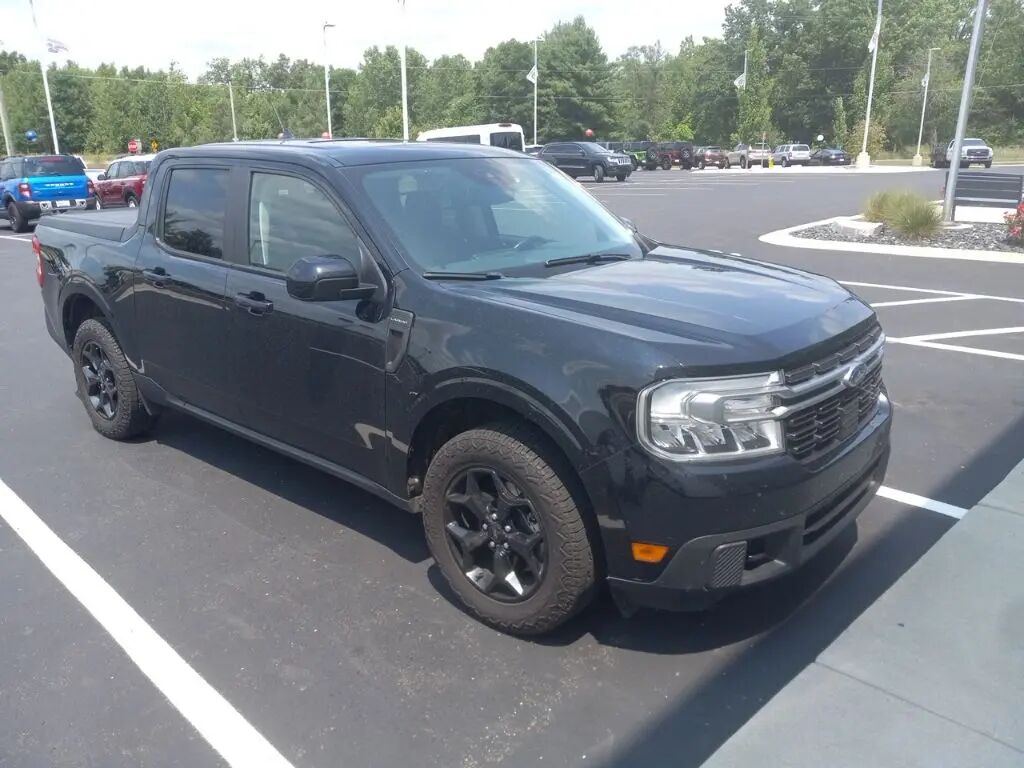 2022 Ford Maverick Lariat — photo 1 of 53