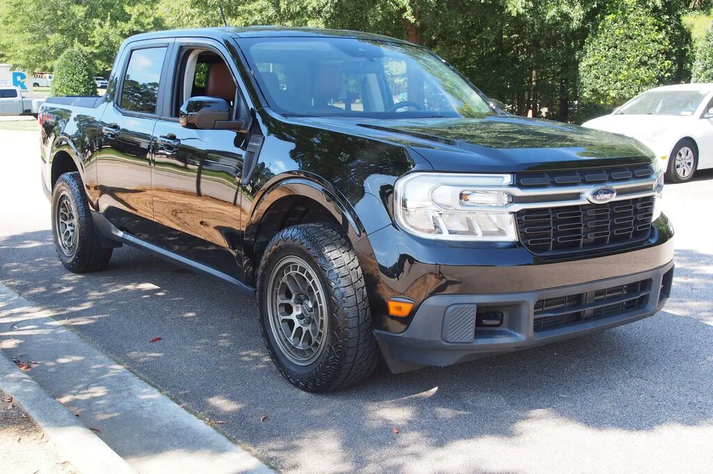 2022 Ford Maverick Lariat — photo 1 of 26