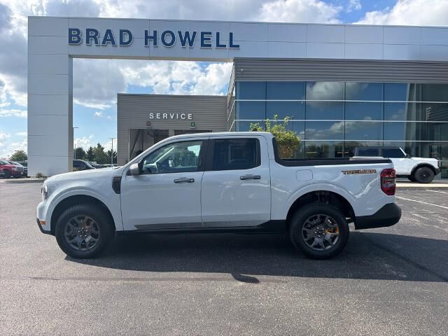 2023 Ford Maverick Lariat — photo 1 of 13
