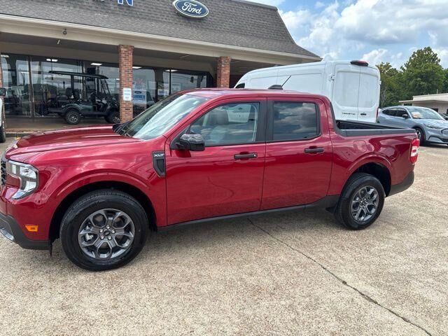 2025 Ford Maverick XLT — photo 1 of 12