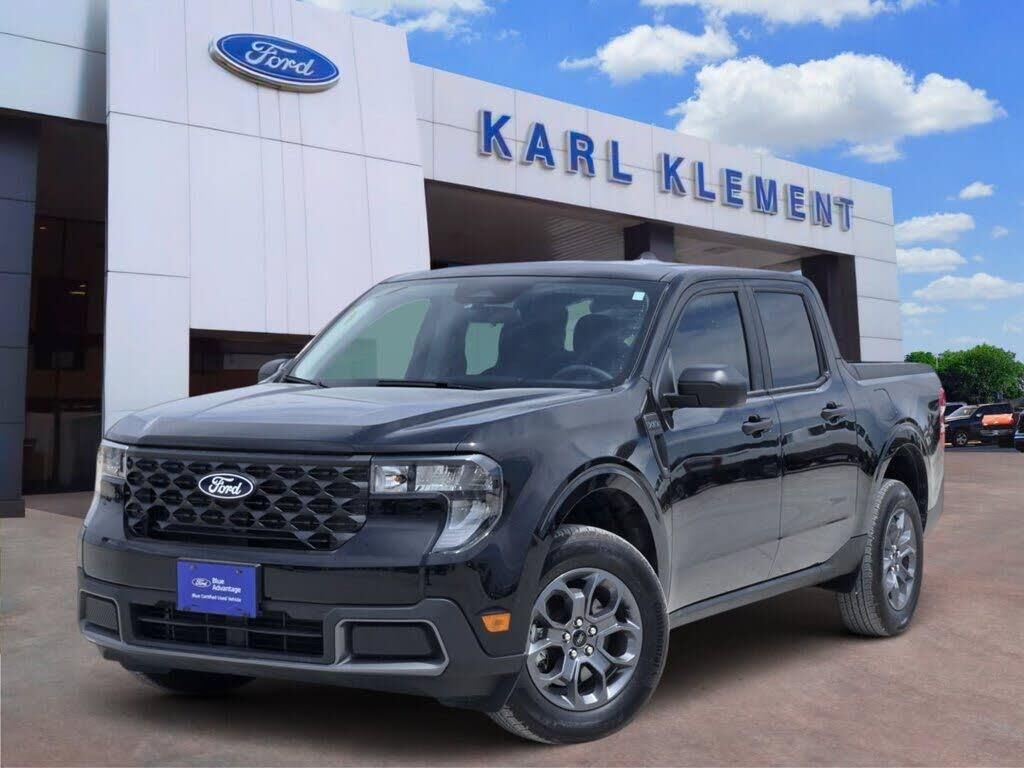 2025 Ford Maverick XLT — photo 1 of 3
