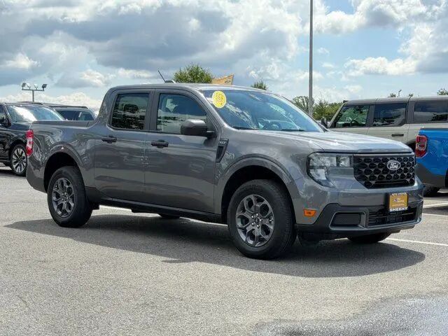 2025 Ford Maverick XLT — photo 1 of 39