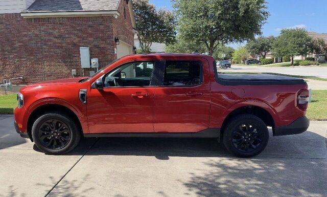 2024 Ford Maverick Lariat — photo 1 of 2