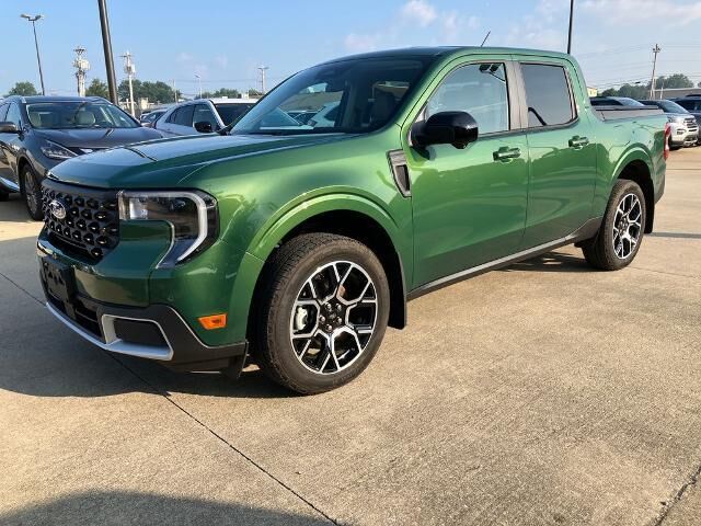 2025 Ford Maverick Lariat — photo 1 of 12