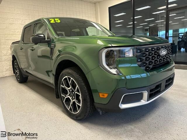 2025 Ford Maverick Lariat — photo 1 of 1