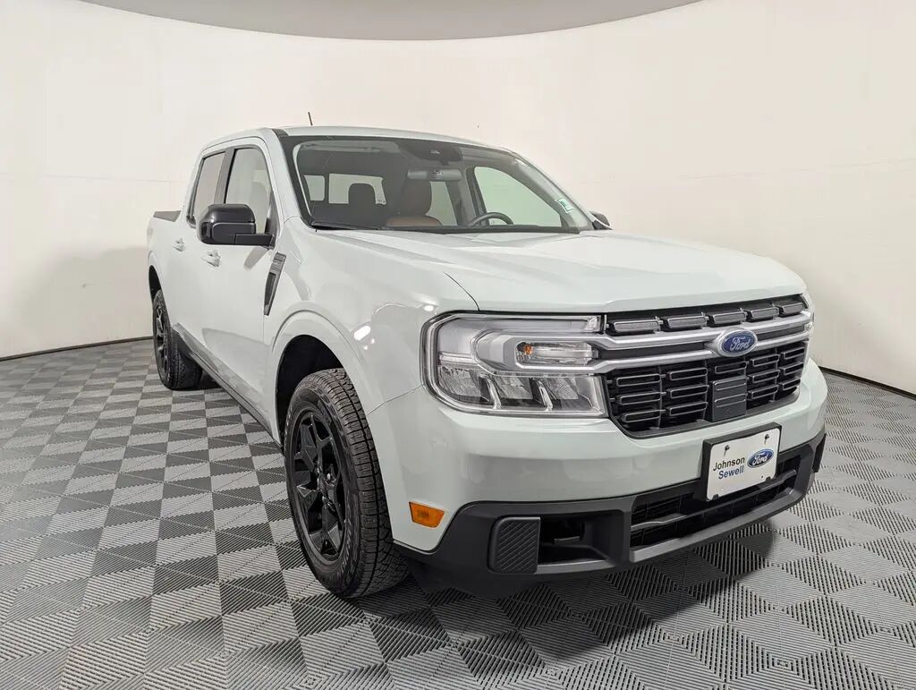 2024 Ford Maverick Lariat — photo 1 of 26
