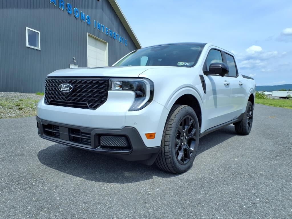 2025 Ford Maverick Lariat — photo 1 of 10