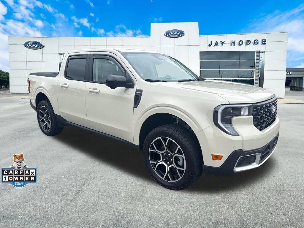 2025 Ford Maverick Lariat — photo 1 of 1