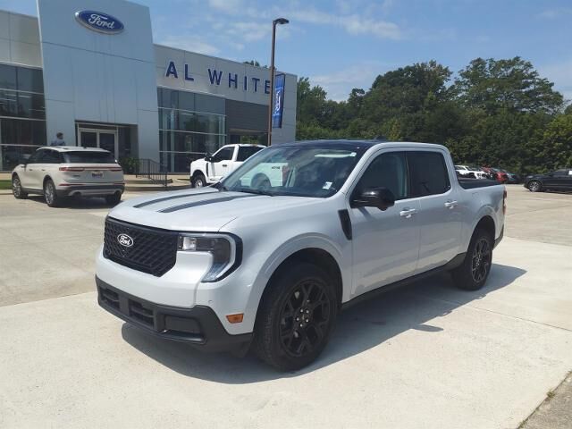 2025 Ford Maverick Lariat — photo 1 of 13