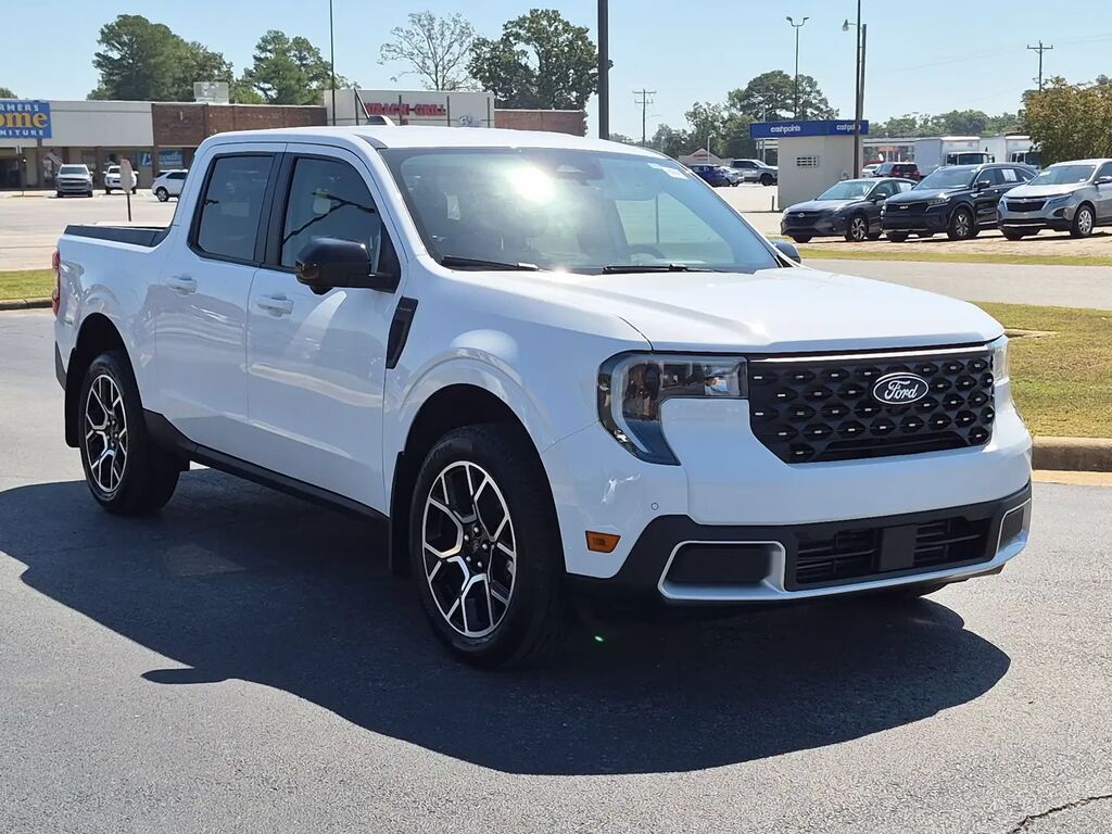 2025 Ford Maverick Lariat — photo 1 of 13