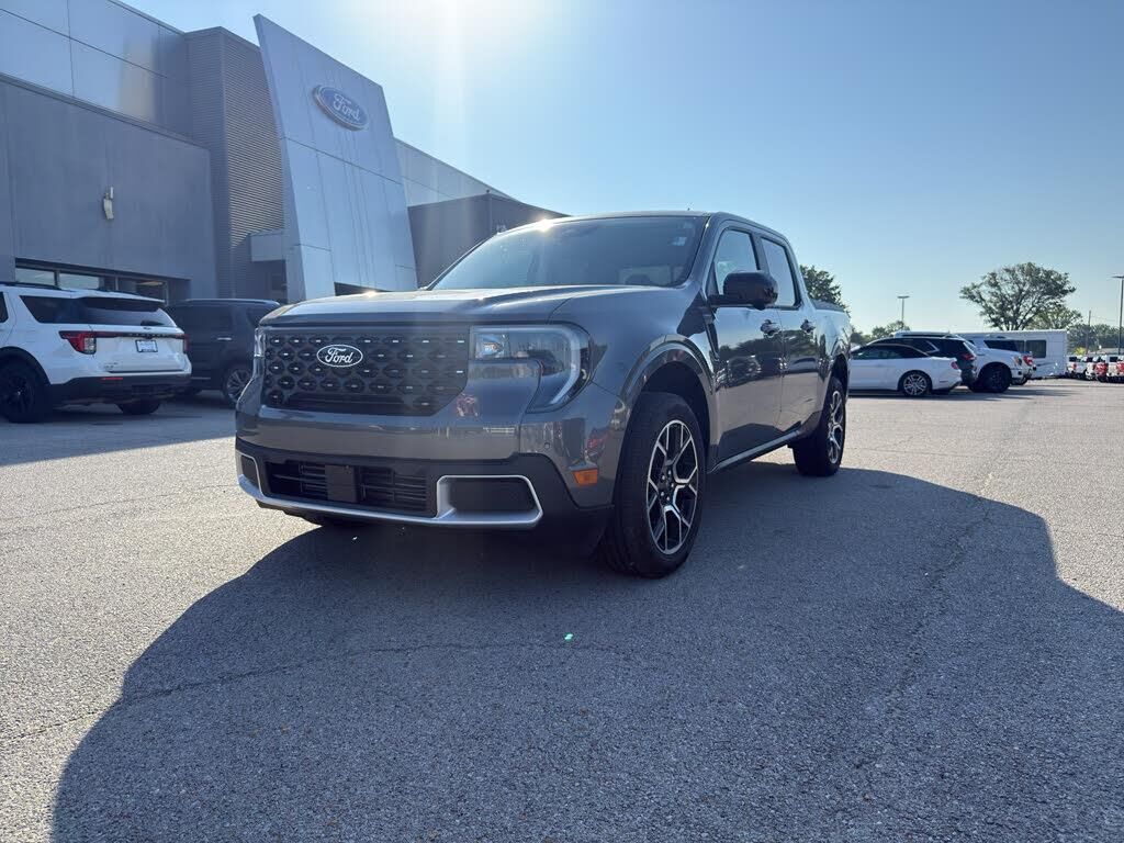 2025 Ford Maverick Lariat — photo 1 of 1
