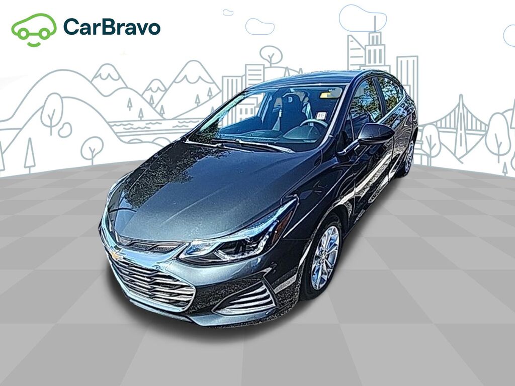 2019 Chevrolet Cruze LT — photo 1 of 7