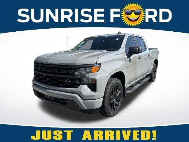 2025 Chevrolet Silverado 1500 Custom