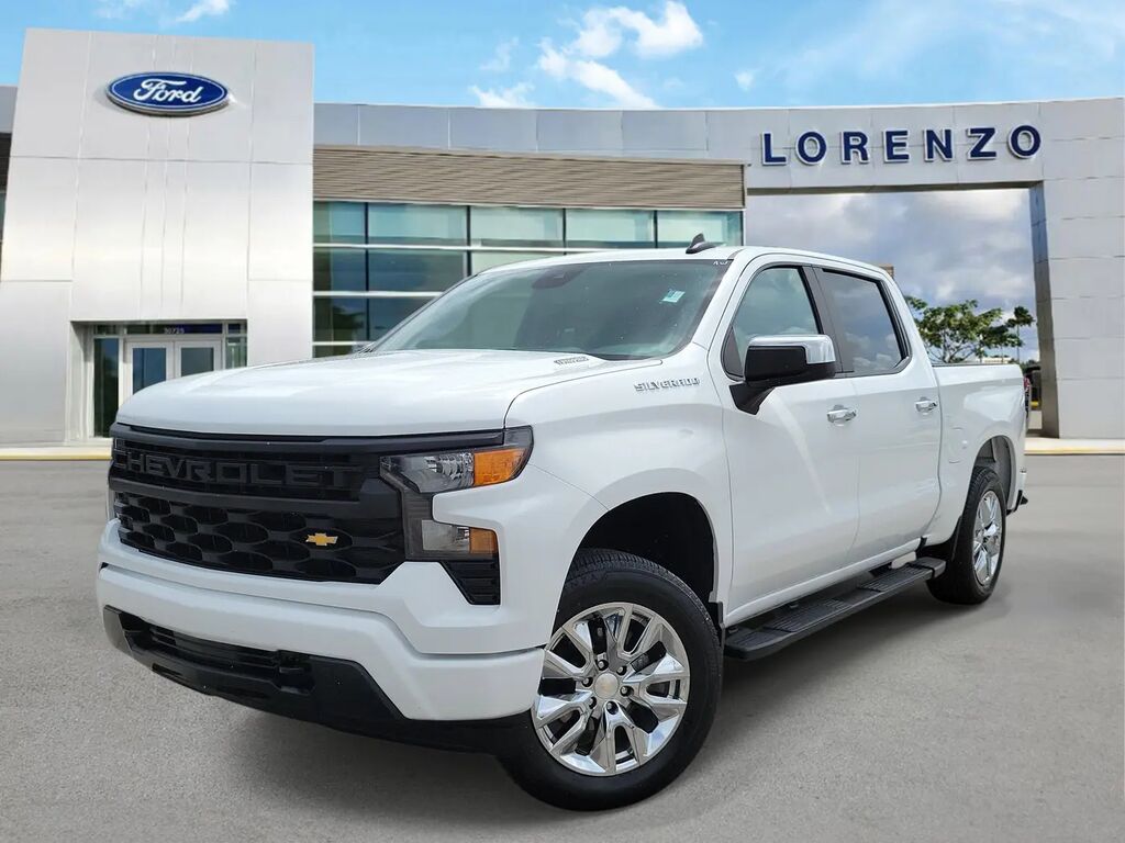 2024 Chevrolet Silverado 1500 Custom — photo 1 of 26