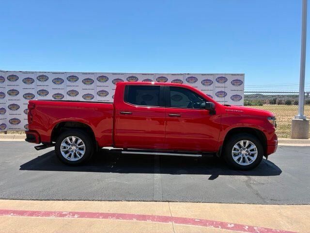 2024 Chevrolet Silverado 1500 Custom — photo 1 of 26