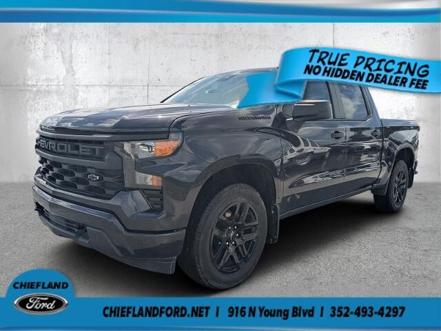 2023 Chevrolet Silverado 1500 Custom — photo 1 of 13