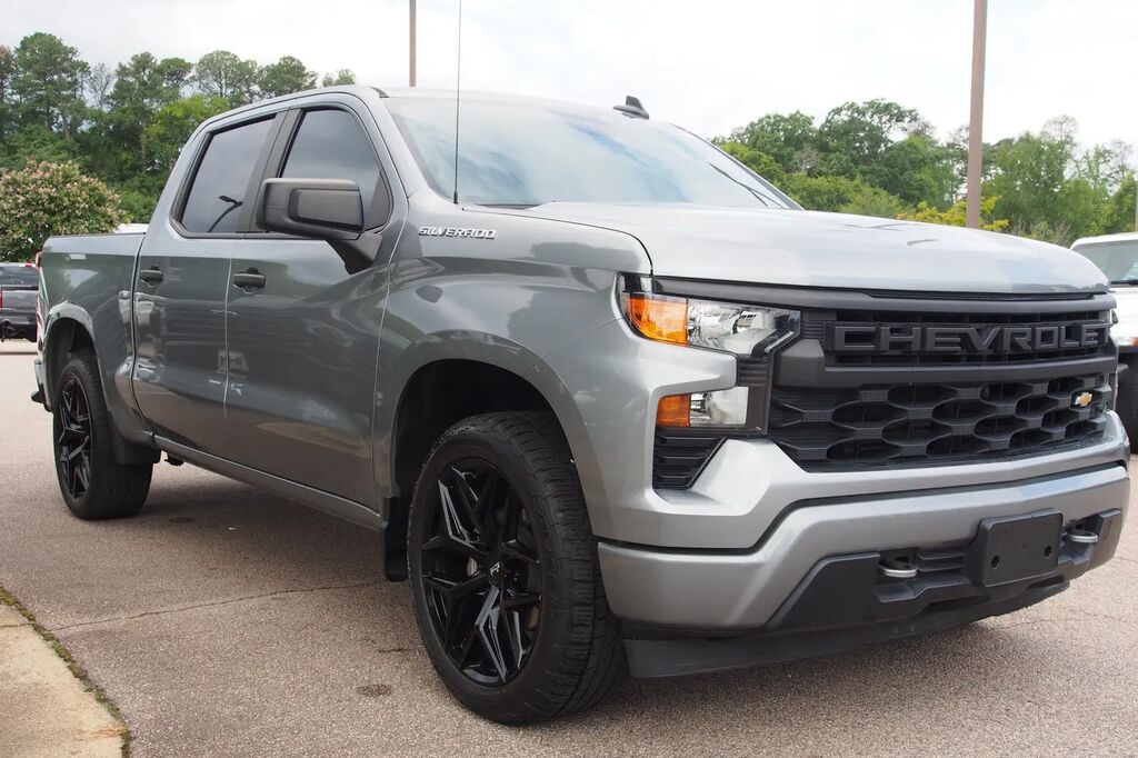 2023 Chevrolet Silverado 1500 Custom — photo 1 of 13