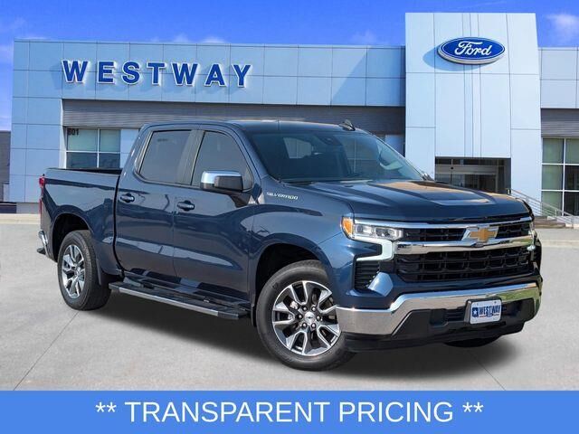 2022 Chevrolet Silverado 1500 LT — photo 1 of 26