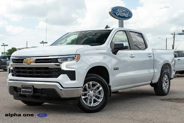 2025 Chevrolet Silverado 1500 LT — photo 1 of 13