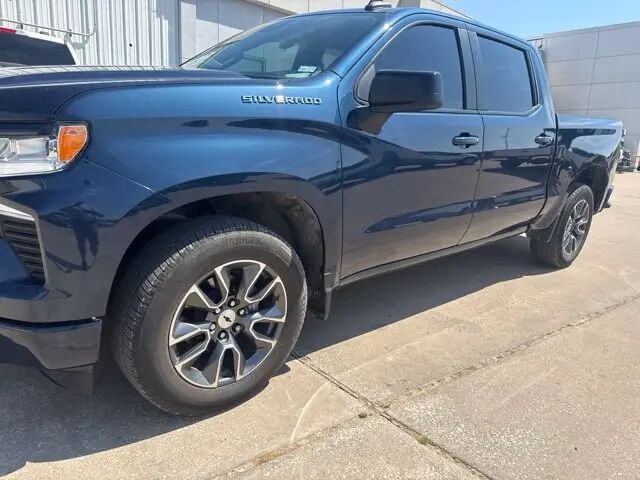 2022 Chevrolet Silverado 1500 RST — photo 1 of 8
