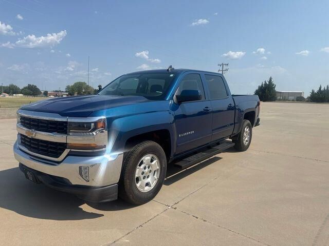 2017 Chevrolet Silverado 1500 LT — photo 1 of 22
