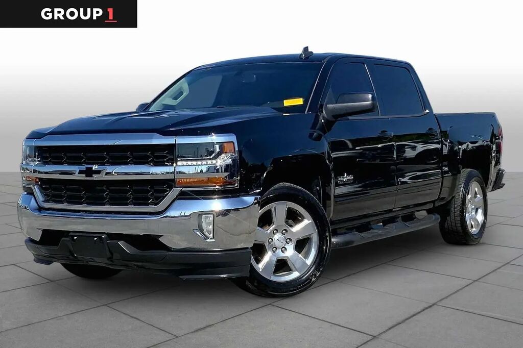 2017 Chevrolet Silverado 1500 LT — photo 1 of 12