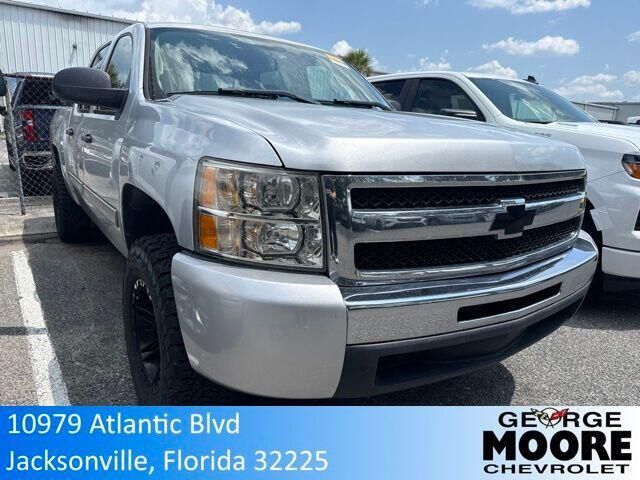 2011 Chevrolet Silverado 1500 LT — photo 1 of 9