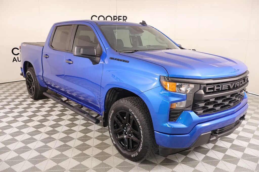 2023 Chevrolet Silverado 1500 Custom — photo 1 of 13