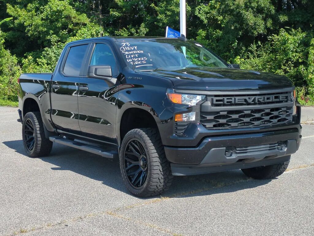 2023 Chevrolet Silverado 1500 Custom — photo 1 of 39