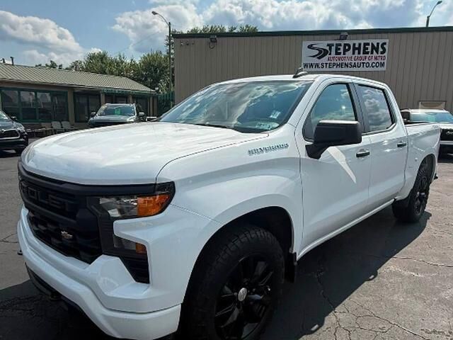 2023 Chevrolet Silverado 1500 Custom — photo 1 of 7