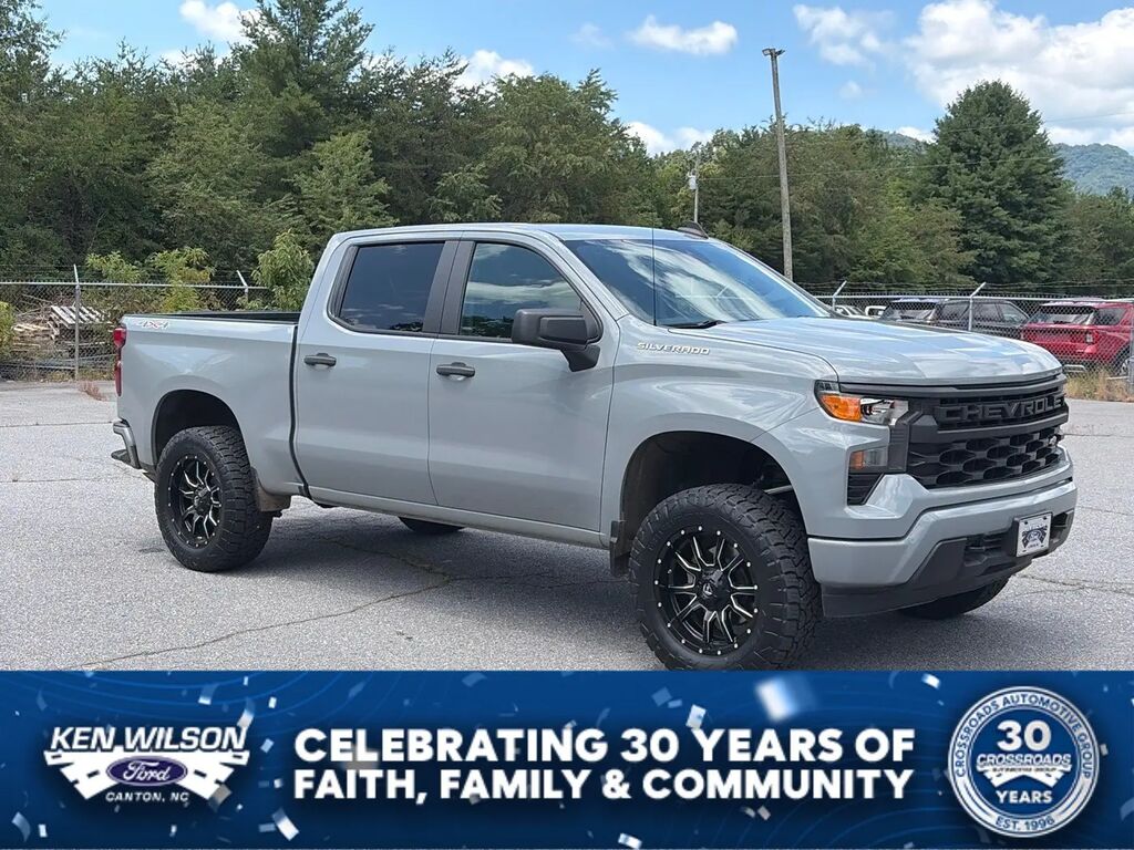 2024 Chevrolet Silverado 1500 Custom — photo 1 of 26