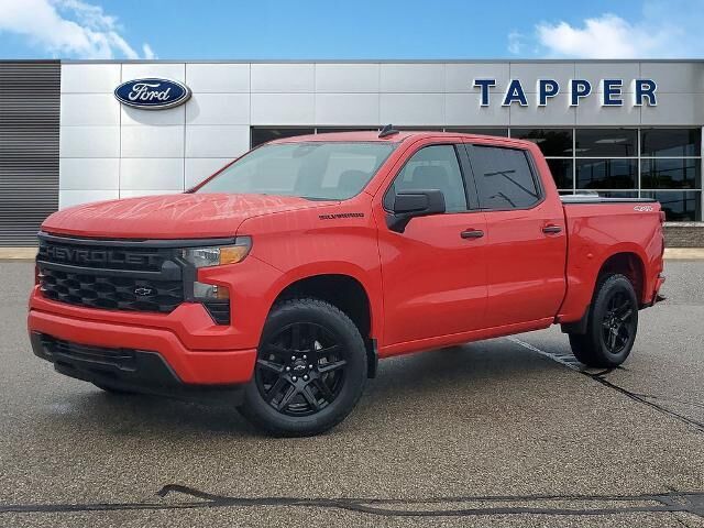 2023 Chevrolet Silverado 1500 Custom — photo 1 of 12