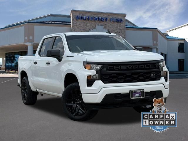 2023 Chevrolet Silverado 1500 Custom — photo 1 of 26