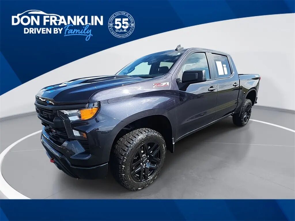 2023 Chevrolet Silverado 1500 Custom Trail Boss — photo 1 of 13