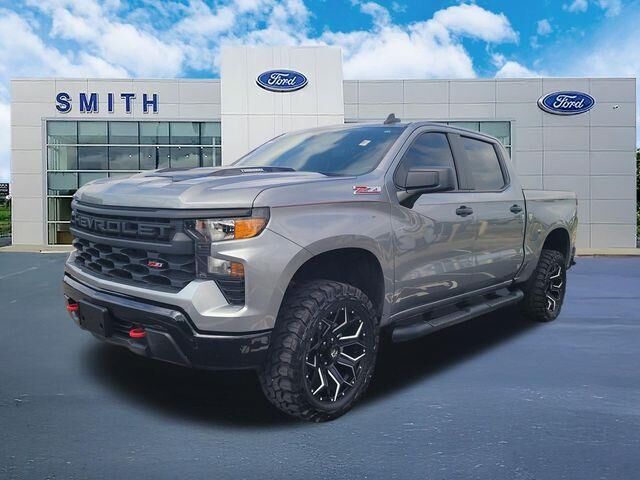 2024 Chevrolet Silverado 1500 Custom Trail Boss — photo 1 of 1