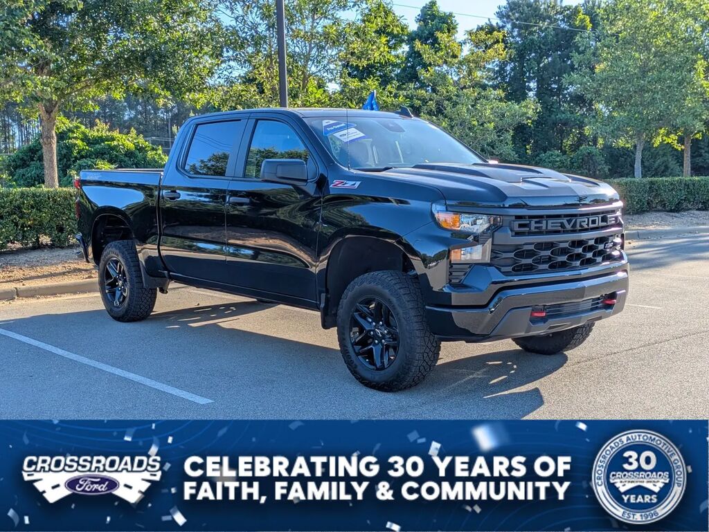 2024 Chevrolet Silverado 1500 Custom Trail Boss — photo 1 of 14